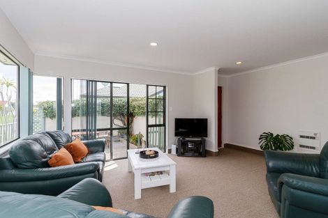 Photo of property in 1/2 Spriggs Crescent, Greenmeadows, Napier, 4112