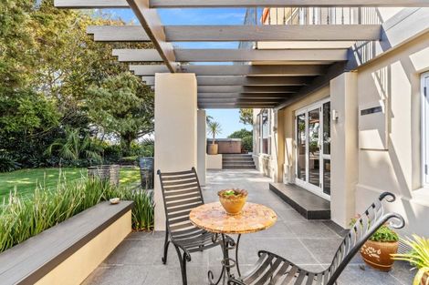 Photo of property in 305 Mangorei Road, Merrilands, New Plymouth, 4312