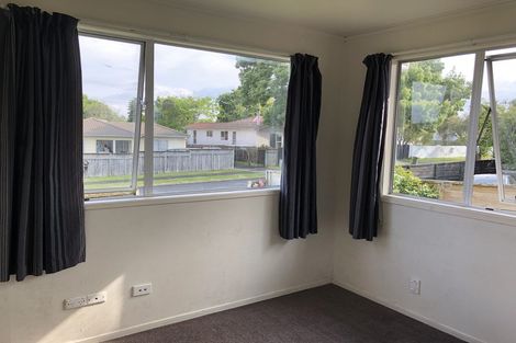 Photo of property in 27 Lisa Rise, Half Moon Bay, Auckland, 2012