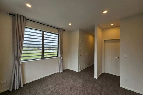 Photo of property in 3 Yellow Pear Lane, Karaka, 2578