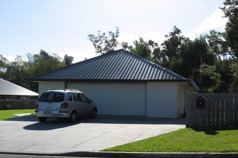 Photo of property in 2 Hyslop Street, Abbotsford, Dunedin, 9018