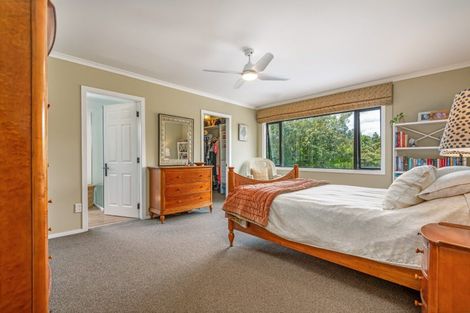 Photo of property in 52 Turitea Road, Fitzherbert, Palmerston North, 4472