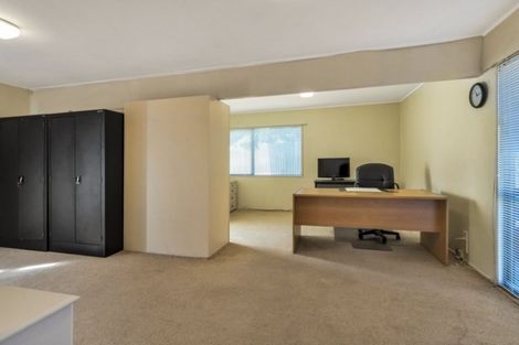 Photo of property in 2/20 Takutai Avenue, Bucklands Beach, Auckland, 2012