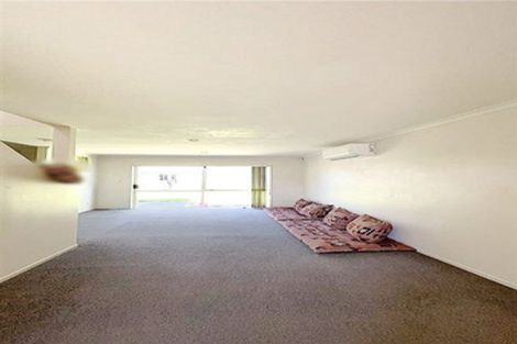 Photo of property in 35 Brashier Circle, Sunnyvale, Auckland, 0612