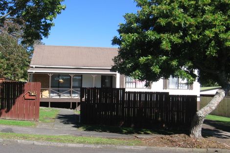 Photo of property in 2 Glucina Place, Glen Eden, Auckland, 0602