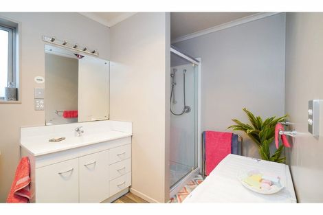 Photo of property in 33 Oteramika Road, Rockdale, Invercargill, 9812