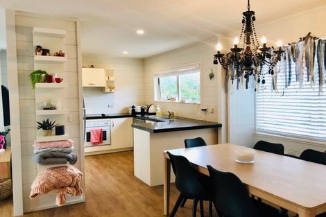 Photo of property in 2/35 Sunnynook Road, Forrest Hill, Auckland, 0620