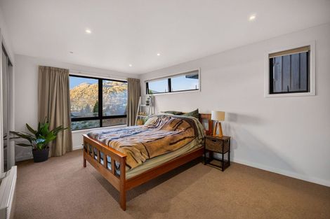 Photo of property in 2 Quartz Rise, Queenstown, 9300