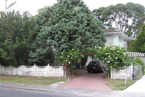 Photo of property in 28 Fitzherbert Avenue, West Harbour, Auckland, 0618