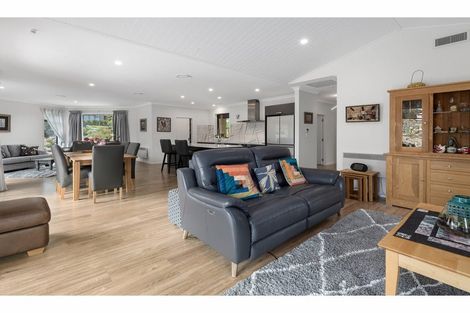 Photo of property in 21 Capstone Place, Te Kamo, Kamo, 0185