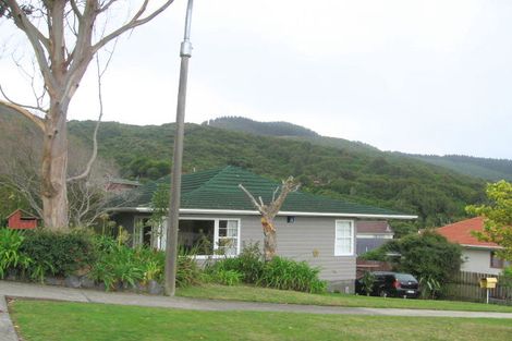 Photo of property in 77 Oriel Avenue, Tawa, Wellington, 5028