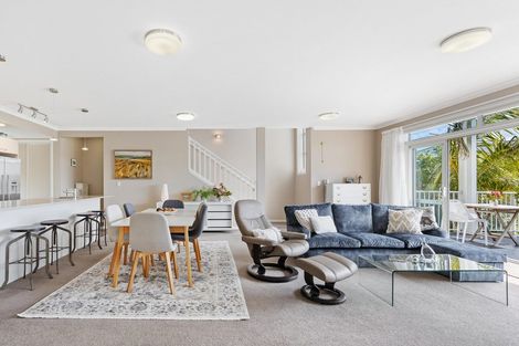 Photo of property in 27 Landmark Terrace, Orewa, 0931
