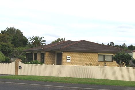 Photo of property in 317 Royal Road, Massey, Auckland, 0614