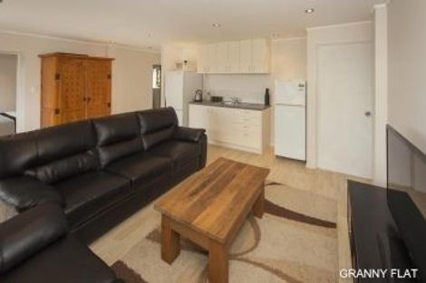 Photo of property in 145 Weatherly Road, Torbay, Auckland, 0630