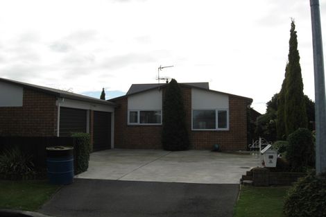 Photo of property in 21 Honeysuckle Place, Northcote, Christchurch, 8052