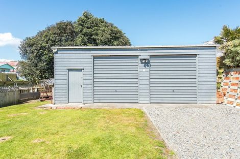 Photo of property in 21 Ruapehu Street, Castlecliff, Whanganui, 4501