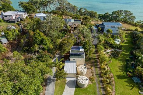 Photo of property in 71 Howard Road, Orere Point, Papakura, 2585