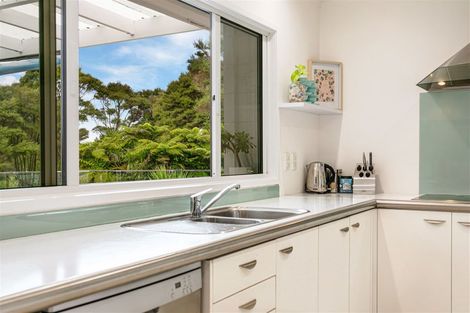 Photo of property in 1040 Scenic Drive North, Swanson, Auckland, 0816