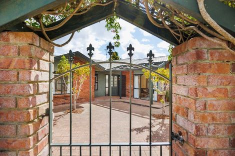 Photo of property in 127 Summerhill Drive, Fitzherbert, Palmerston North, 4410