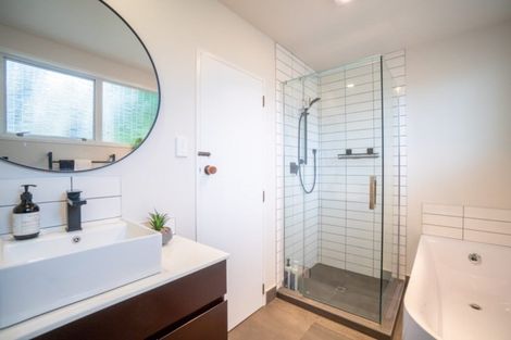 Photo of property in 28 Summerhill Drive, Fitzherbert, Palmerston North, 4410