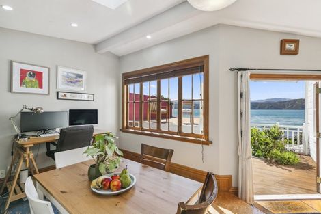 Photo of property in 285 Karaka Bay Road, Karaka Bays, Wellington, 6022