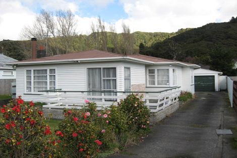 Photo of property in 185 Wainuiomata Road, Wainuiomata, Lower Hutt, 5014