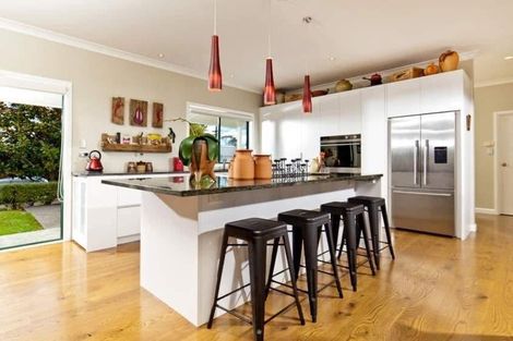 Photo of property in 56 Roland Road, Greenhithe, Auckland, 0632