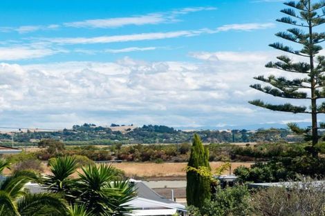 Photo of property in 104 Charles Street, Westshore, Napier, 4110
