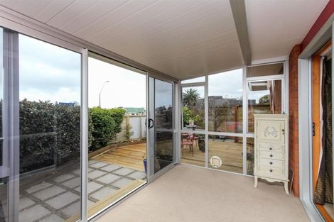 Photo of property in 54 Cutfield Road, New Plymouth, 4310