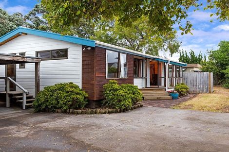 Photo of property in 25a The Esplanade, Eastern Beach, Auckland, 2012