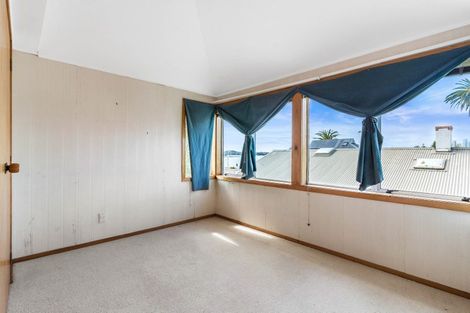 Photo of property in 103 Queen Street, Northcote Point, Auckland, 0627