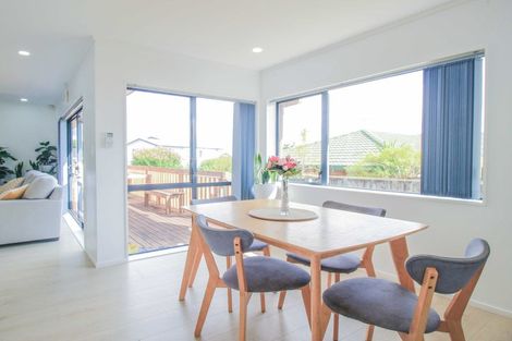 Photo of property in 38 Awaroa Road, Sunnyvale, Auckland, 0612