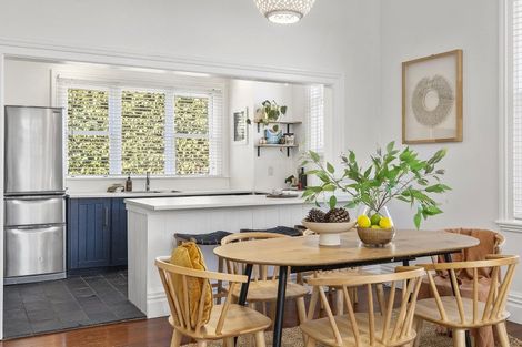 Photo of property in 11 Nevay Road, Miramar, Wellington, 6022