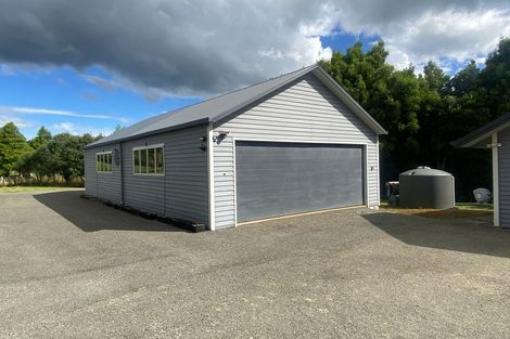 Photo of property in 35 Oram Drive, Turitea, Palmerston North, 4472