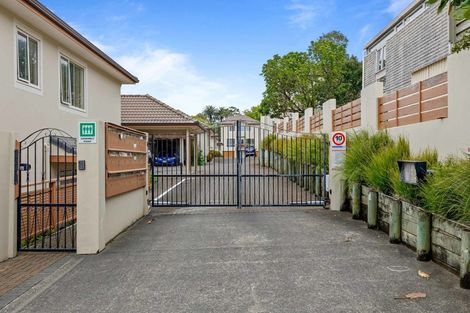 Photo of property in 3/57 Gladstone Road, Northcote, Auckland, 0627