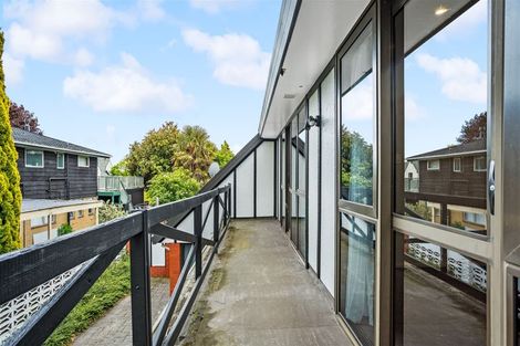 Photo of property in 306 Yaldhurst Road, Avonhead, Christchurch, 8042