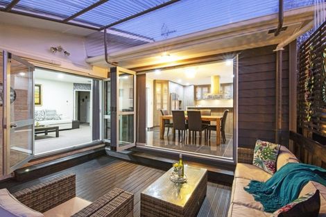 Photo of property in 2/38 Stanniland Street, Sunnyhills, Auckland, 2010