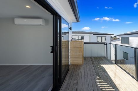 Photo of property in 13c Windermere Crescent, Blockhouse Bay, Auckland, 0600