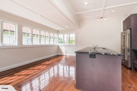 Photo of property in 38 Te Kawa Road, Greenlane, Auckland, 1061