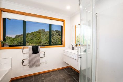 Photo of property in 45 Maungaraki Road, Korokoro, Lower Hutt, 5012