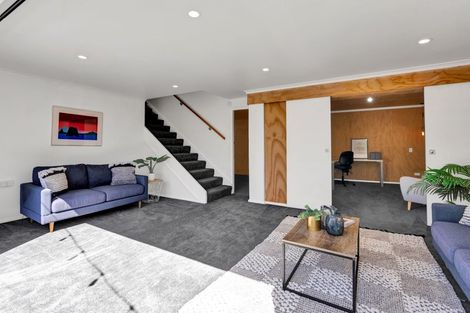 Photo of property in 1 Fairfax Terrace, Frankleigh Park, New Plymouth, 4310