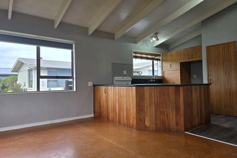 Photo of property in 15 Leeton Drive, Waipukurau, 4200