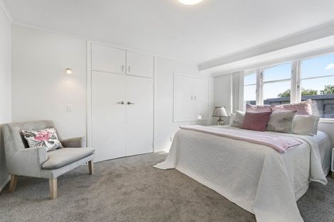 Photo of property in 24 Hill Crescent, Papakura, 2110