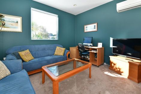 Photo of property in 58 Settlers Grove, Orewa, 0931