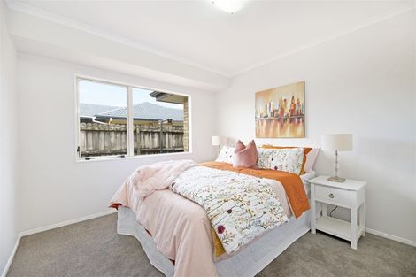 Photo of property in 15 Hillwell Drive, Henderson, Auckland, 0612