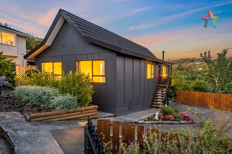 Photo of property in 26 Wisteria Grove, Maungaraki, Lower Hutt, 5010