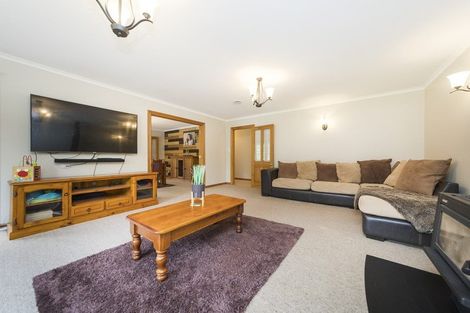 Photo of property in 116 Pacific Drive, Fitzherbert, Palmerston North, 4410
