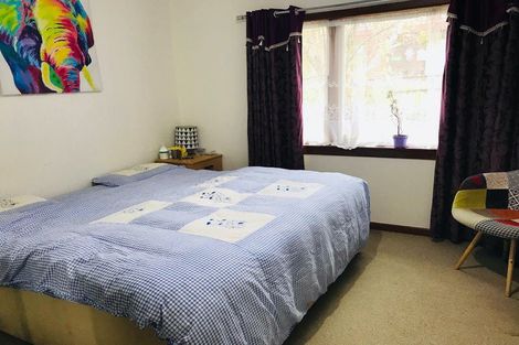 Photo of property in 1/8 Golf Road, New Lynn, Auckland, 0600