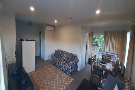 Photo of property in 60 Moore Street, Hillcrest, Auckland, 0627