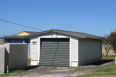Photo of property in 1/75 Castor Bay Road, Castor Bay, Auckland, 0620